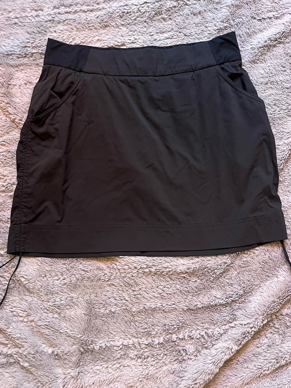 Columbia Black Performance drawstring Skort with Pocket Detail